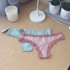 Aerie Sunnie Thongs